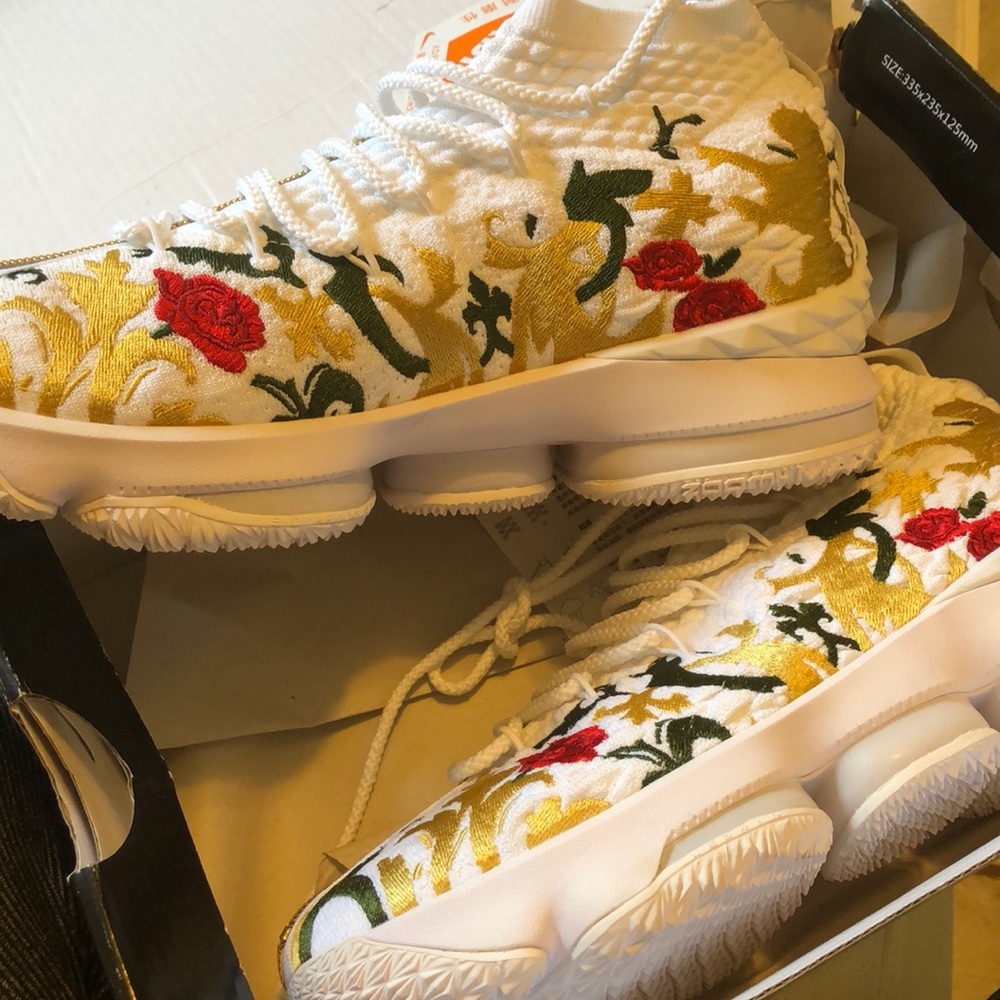 Lebron XV EP